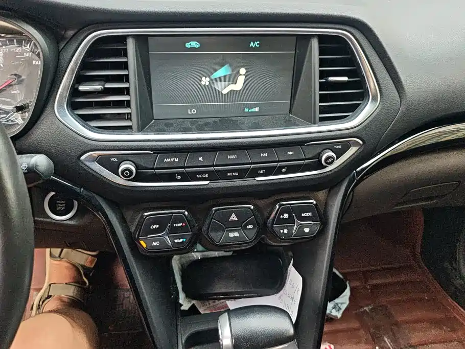 GAC Trumpchi GS4 2017 — фото 13
