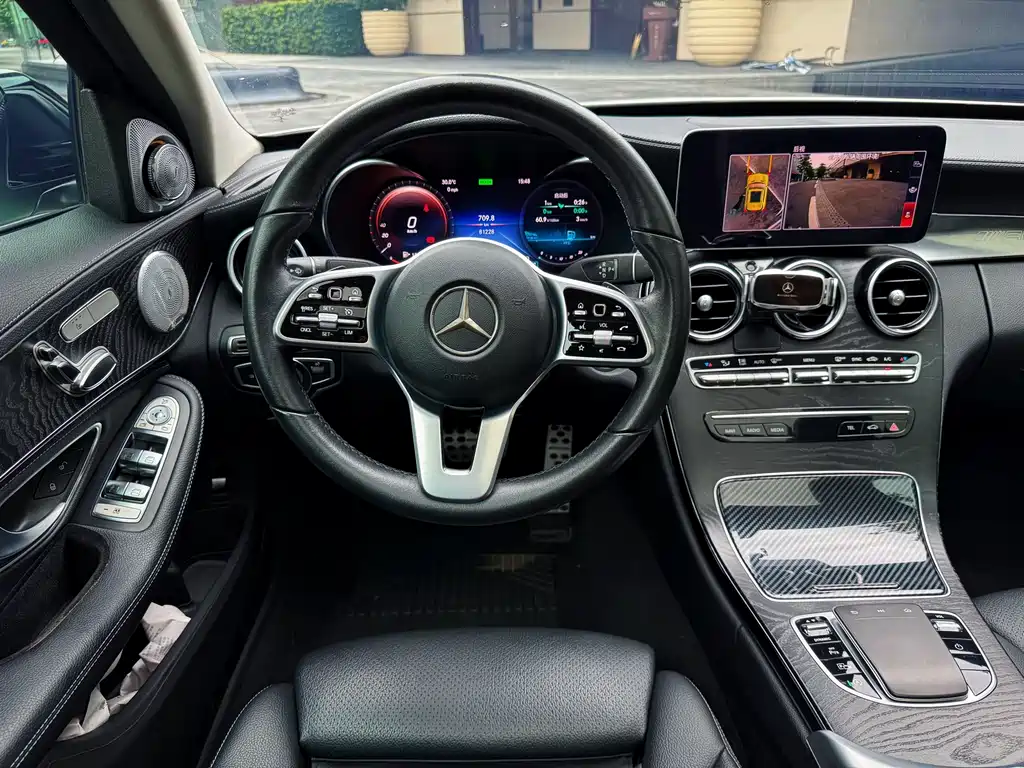 Mercedes-Benz C-Class 2019 — фото 17