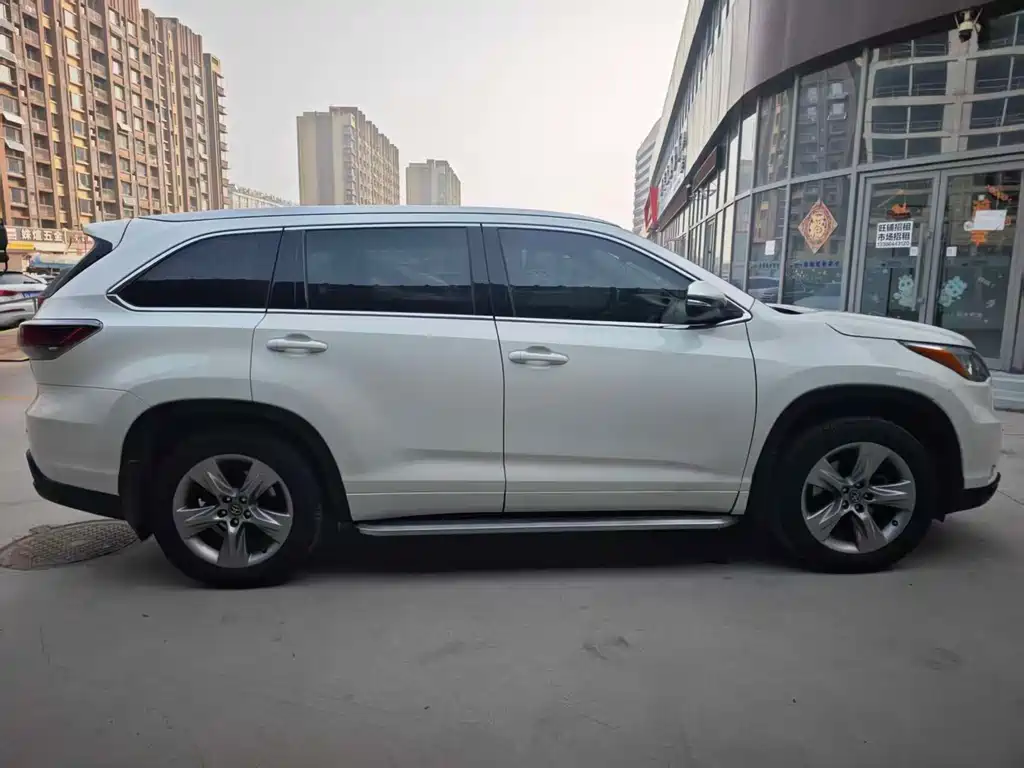 Toyota Highlander 2015 — фото 6