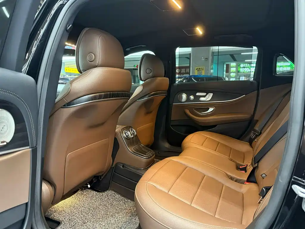 Mercedes-Benz E-Class 2022