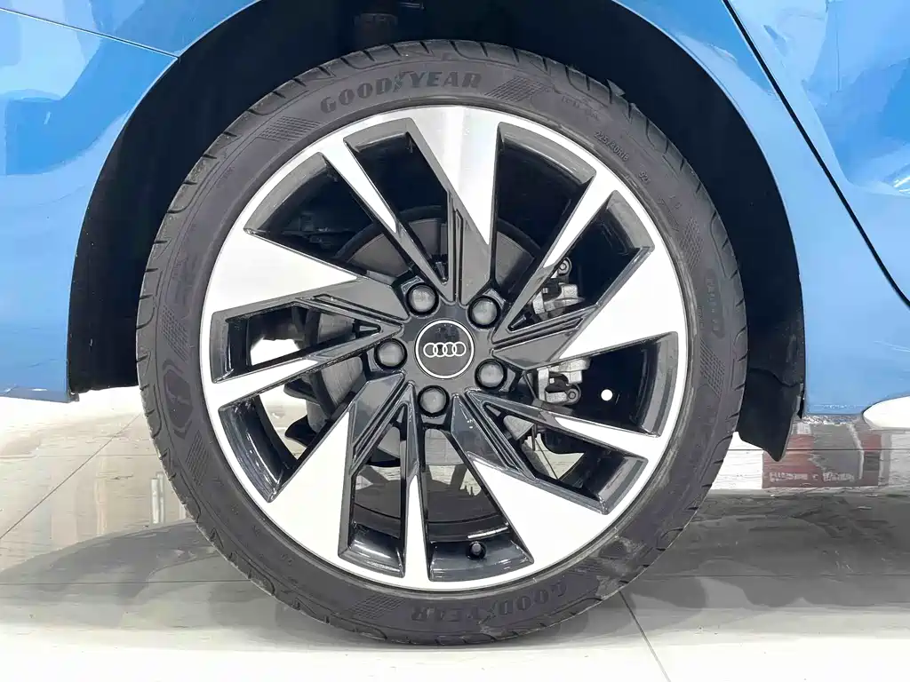Audi A3 2022 — фото 17