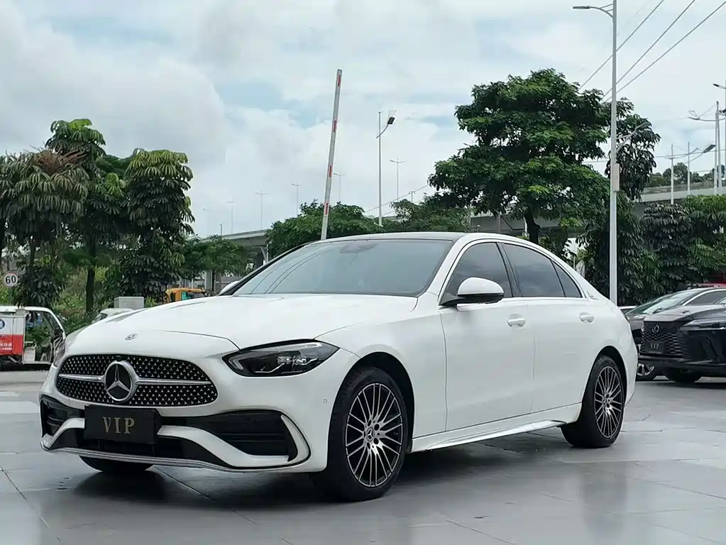 Mercedes-Benz C-Class 2024