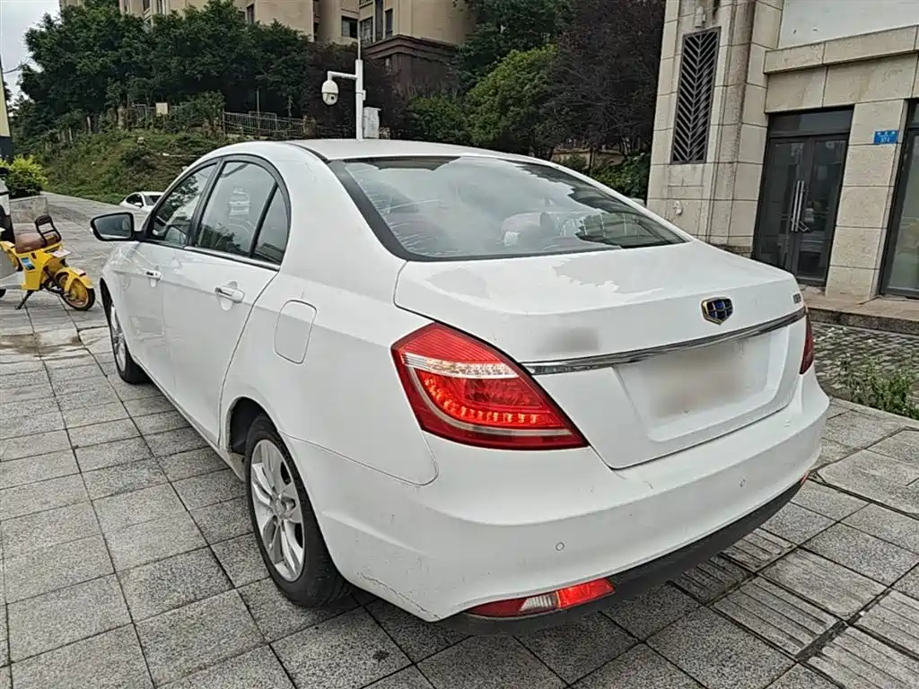 Geely Emgrand 2016 — фото 5