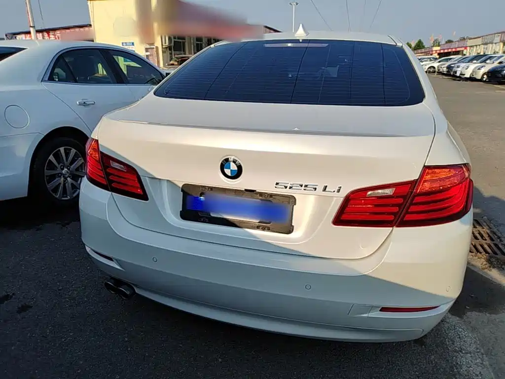 BMW 5 Series 2016 — фото 6