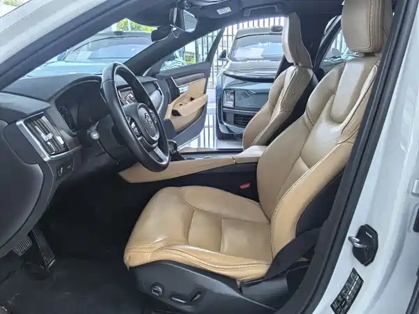 Volvo V90 2020