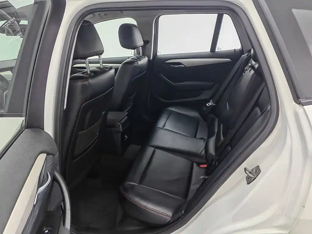BMW X1 2014 — фото 15