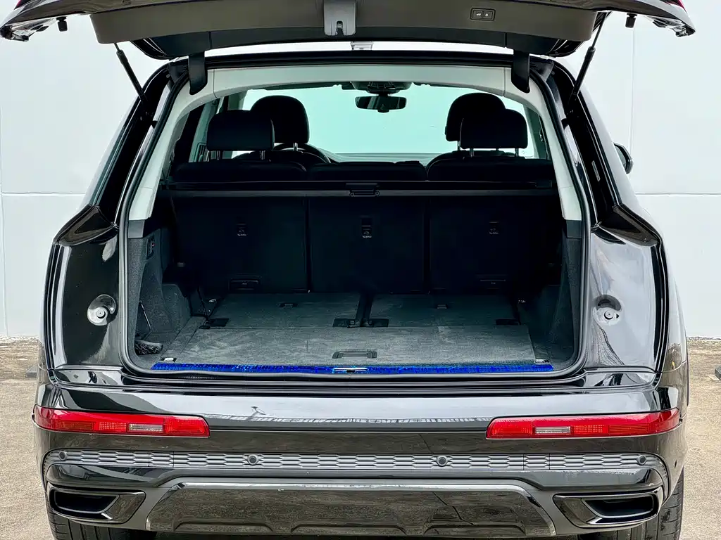 Audi Q7 2023 — фото 15