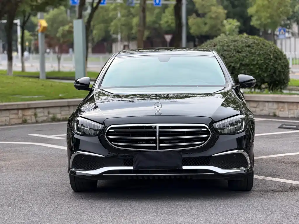 Mercedes-Benz E-Class 2022 — фото 2