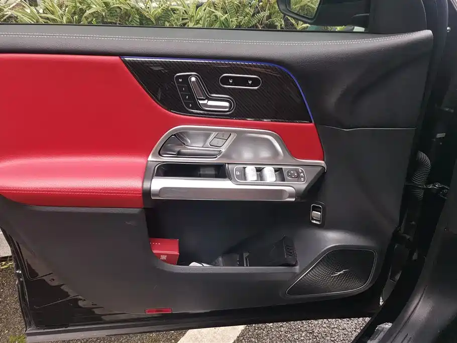 Mercedes-Benz GLB AMG 2023 — фото 7
