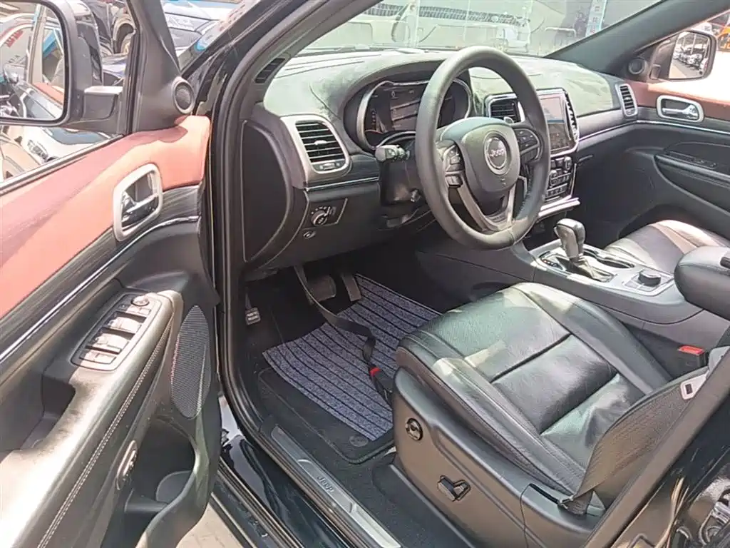 Jeep Grand Cherokee 2022 — фото 16