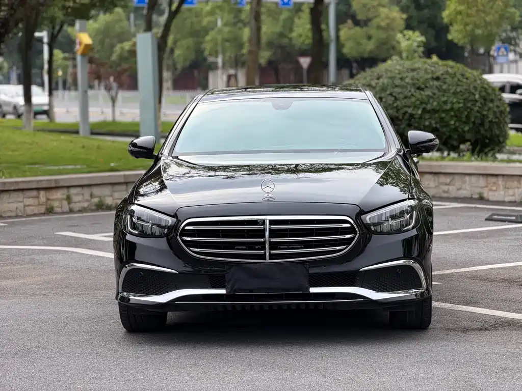Mercedes-Benz E-Class 2022 — фото 1