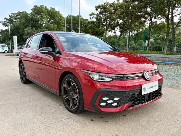Volkswagen Golf GTI 2025