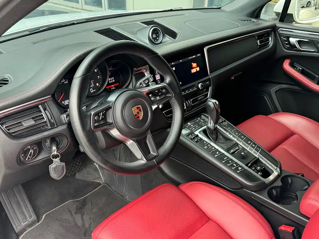 Porsche Macan 2019 — фото 12
