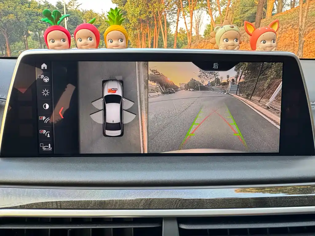 BMW 7 Series 2018 — фото 25