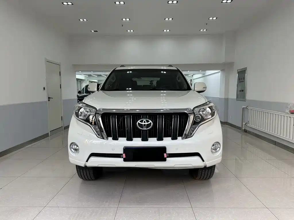 Toyota Prado 2017 — фото 2