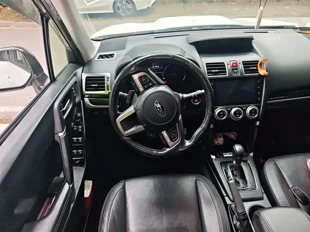 Subaru Forester 2016 — фото 11