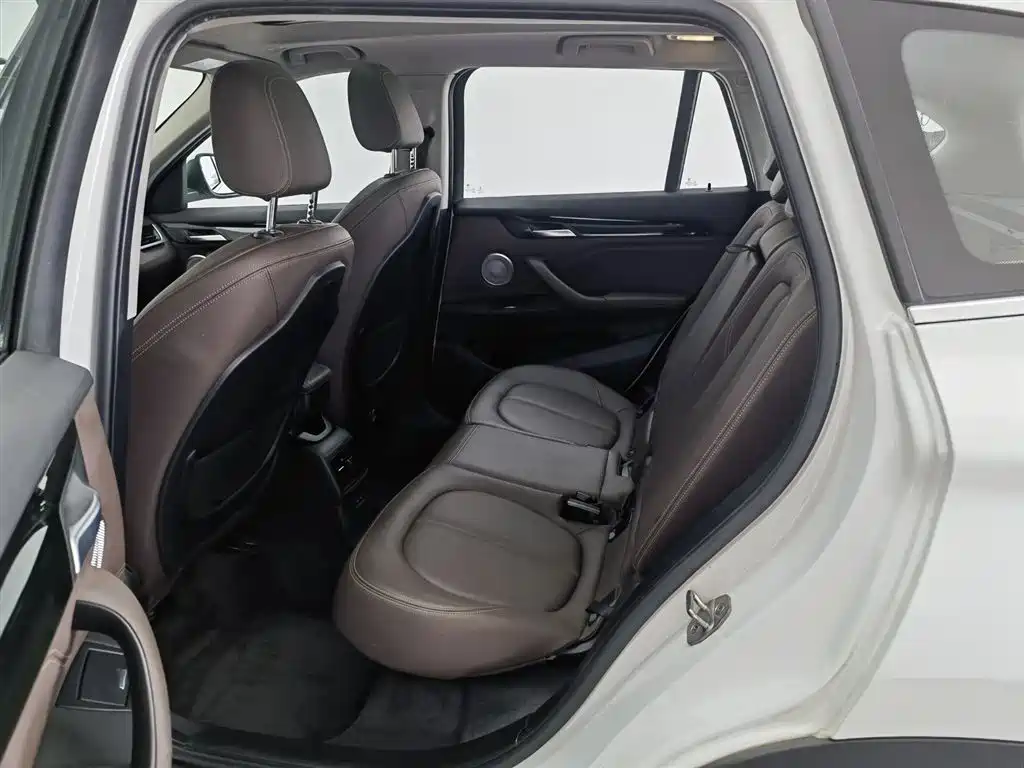 BMW X1 2022 — фото 15
