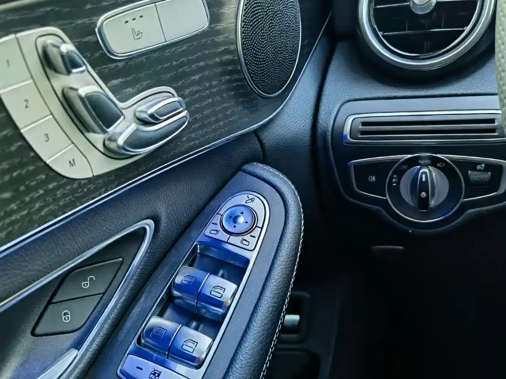 Mercedes-Benz C-Class 2021 — фото 17