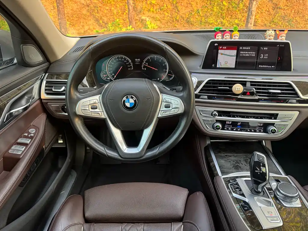 BMW 7 Series 2018 — фото 22