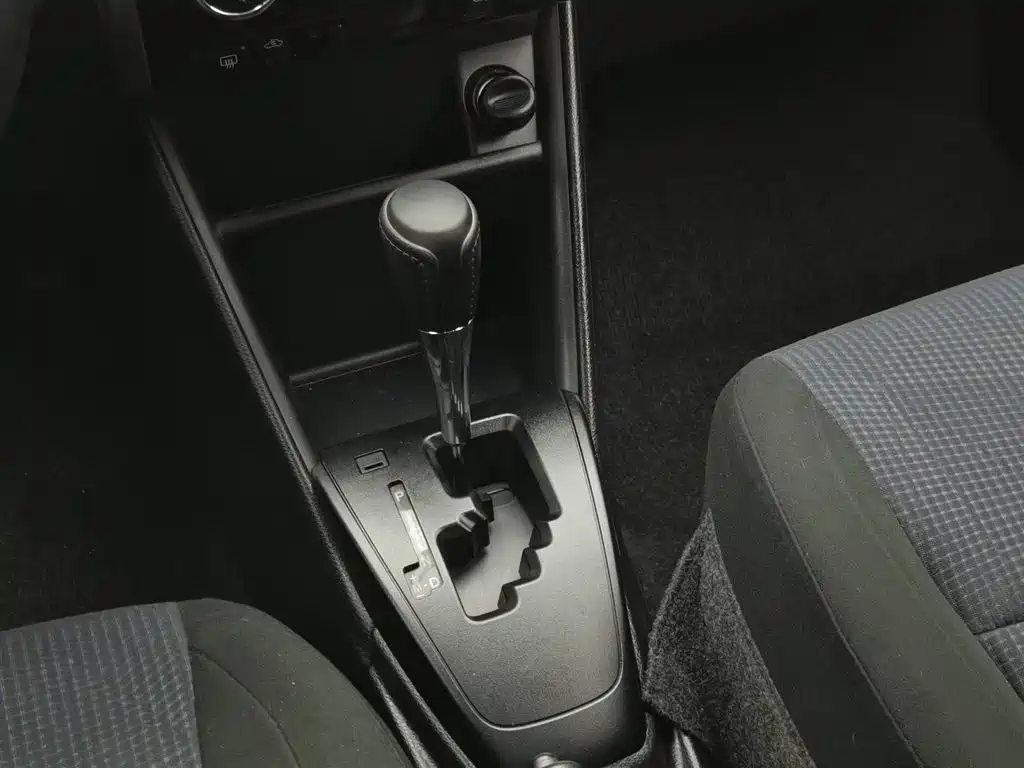Toyota Yaris L 2018 — фото 13