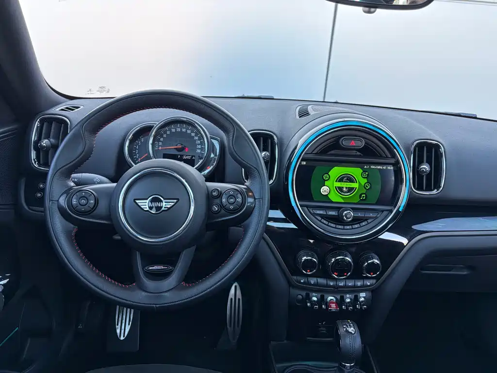 MINI Countryman 2019 — фото 11