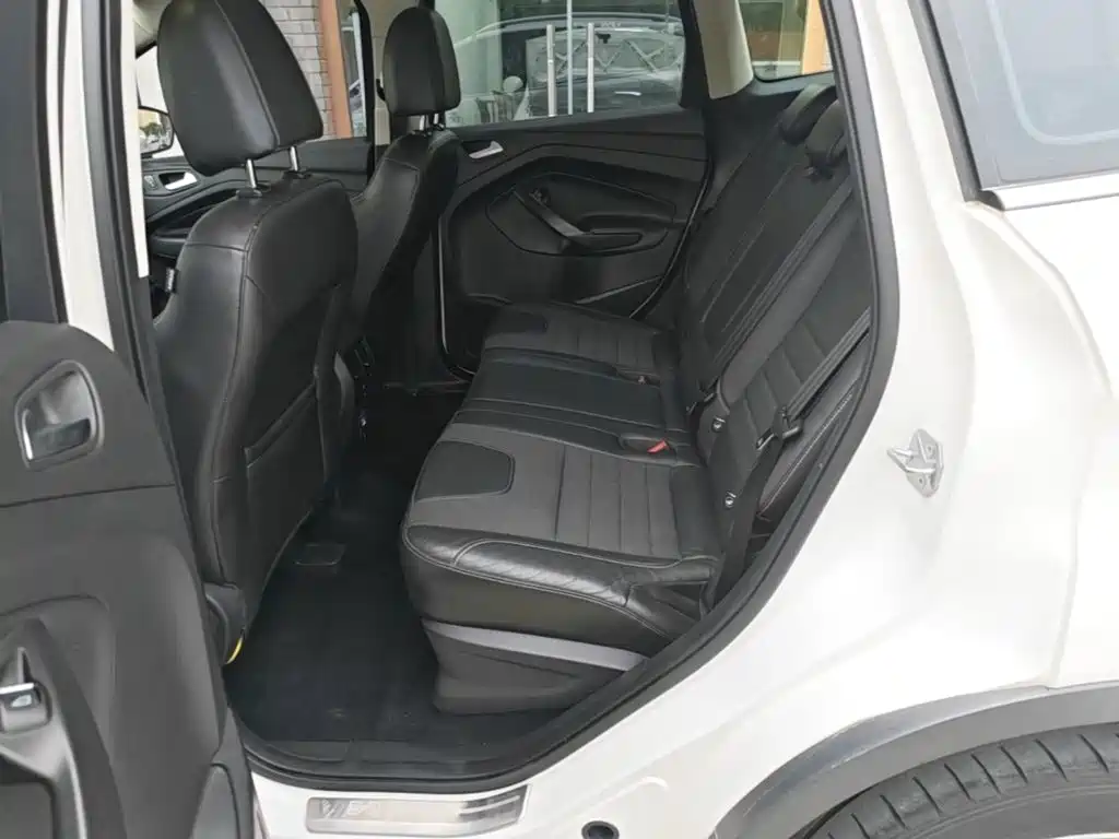 Ford Kuga 2016 — фото 17