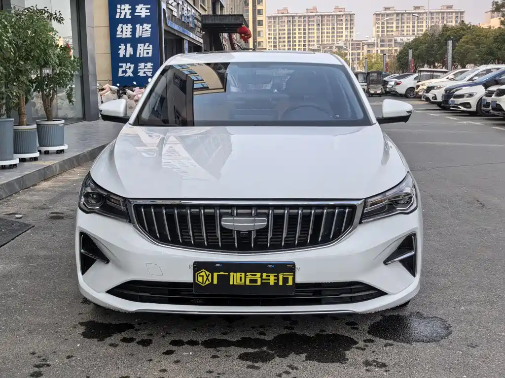 Geely Emgrand 2024