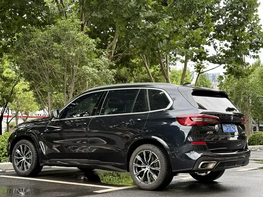 BMW X5 2023