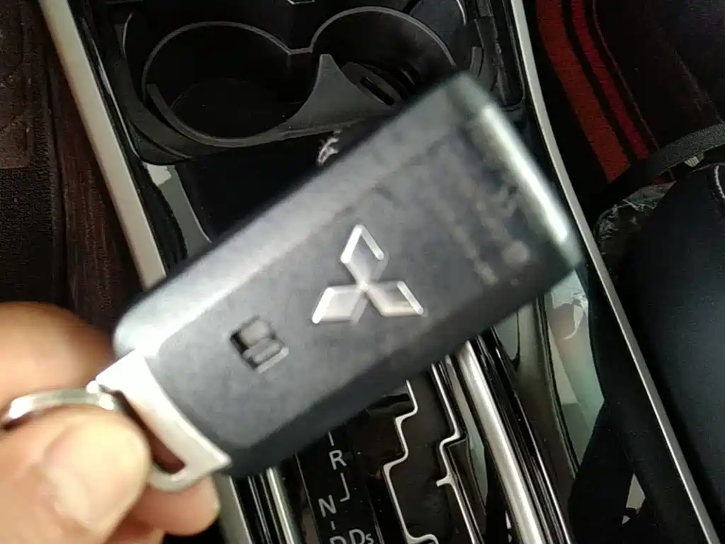 Mitsubishi Outlander 2020 — фото 15