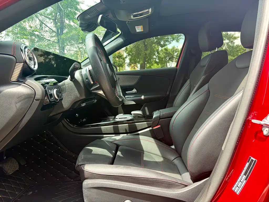 Mercedes-Benz A-Class 2023 — фото 13