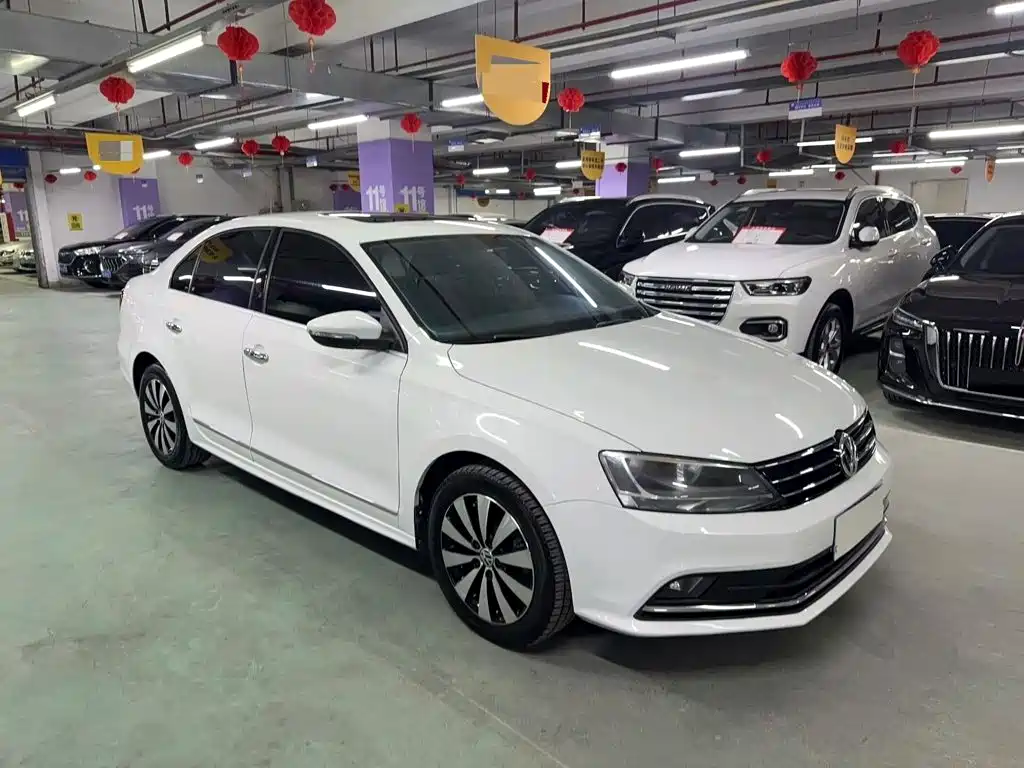 Volkswagen Sagitar 2018