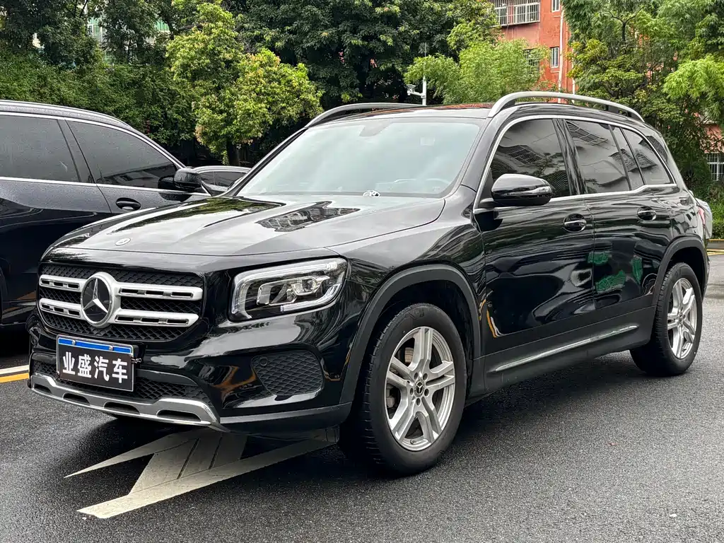 Mercedes-Benz GLB 2023