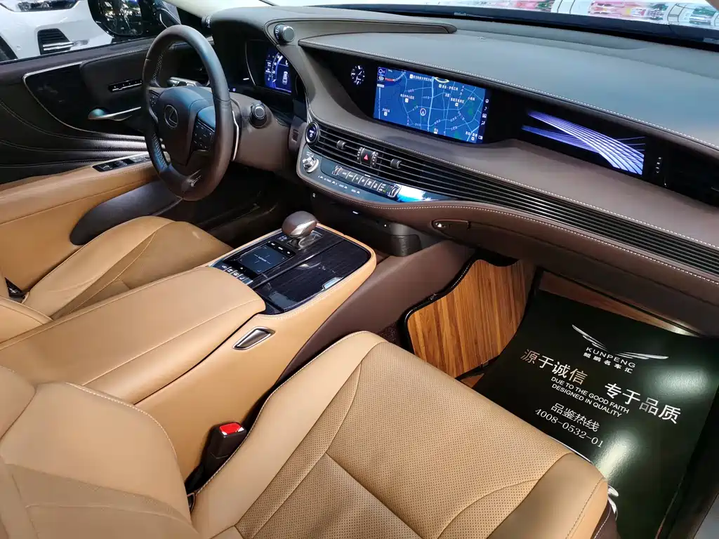 Lexus LS 2020 — фото 12
