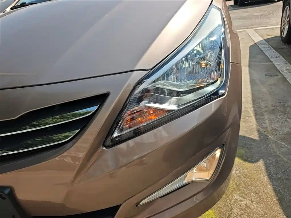 Hyundai Verna 2016 — фото 24