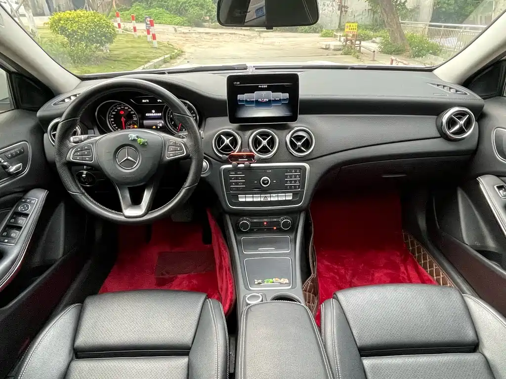 Mercedes-Benz GLA 2018 — фото 12