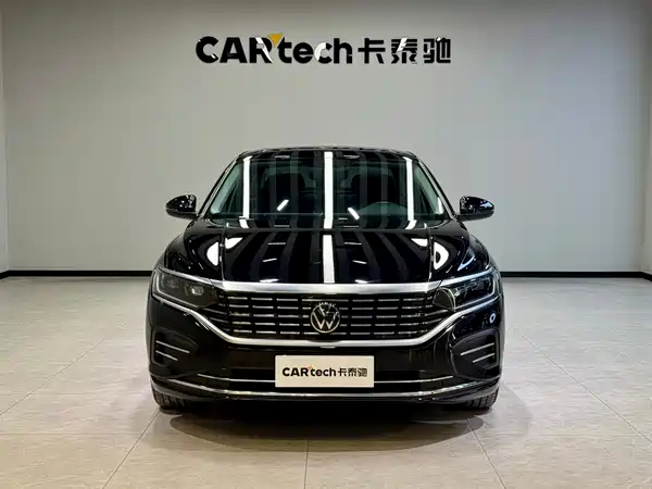 Volkswagen Passat 2025