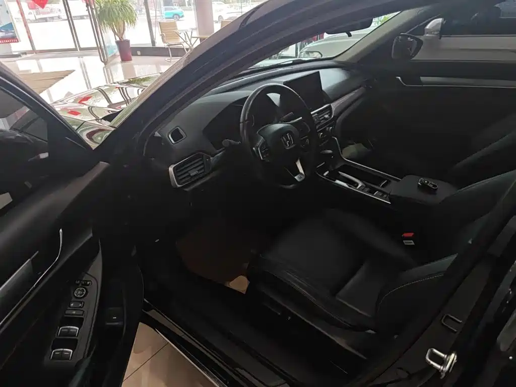 Honda Inspire 2020 — фото 12