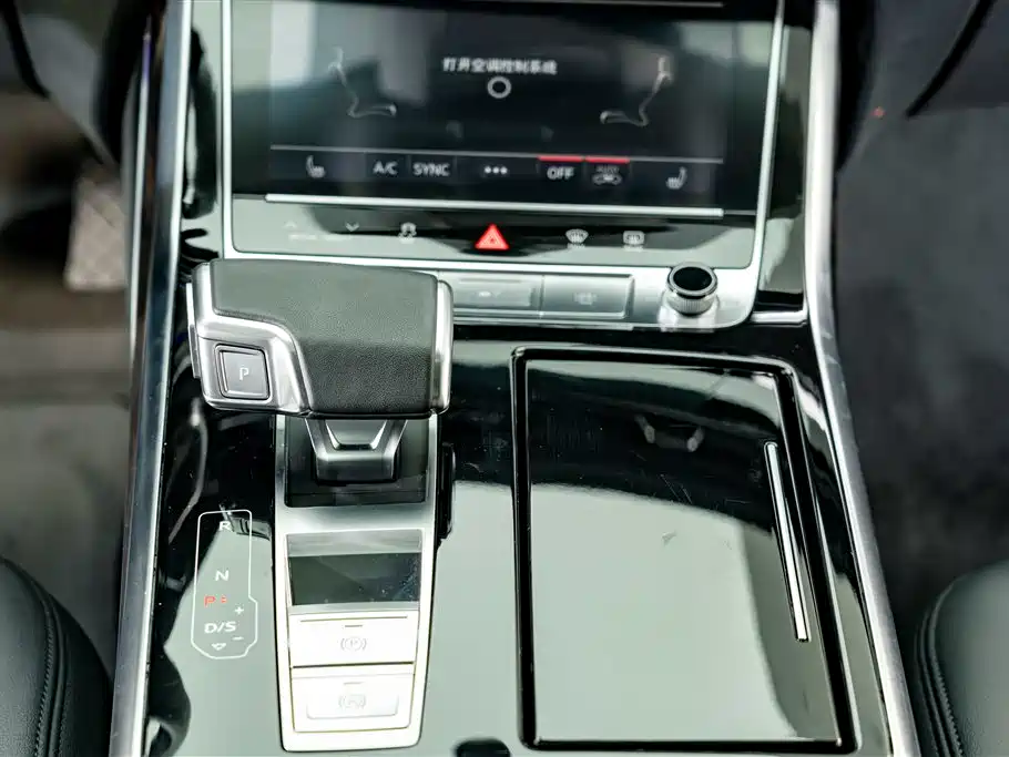 Audi Q8 2021 — фото 15
