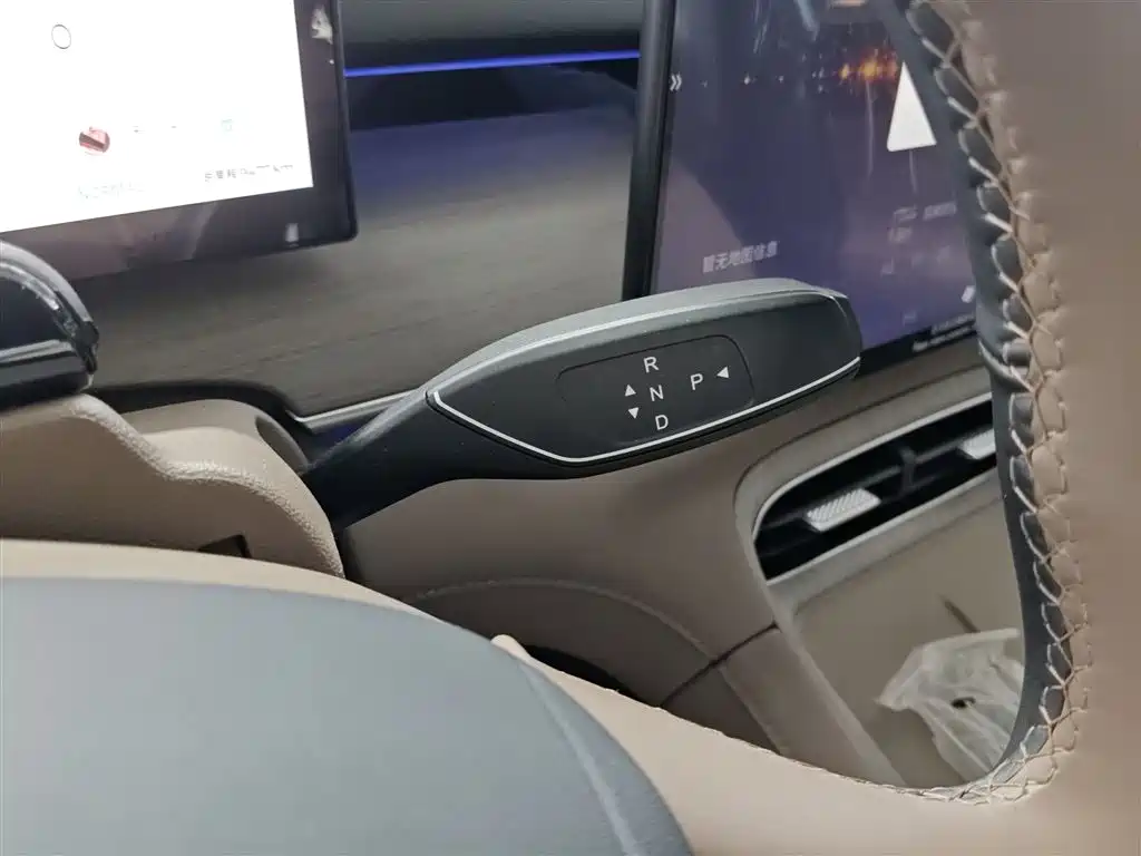 Chery Tiggo 8 PLUS C-DM 2025 — фото 10