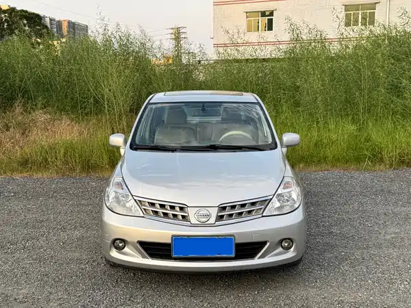 Nissan Tiida 2010