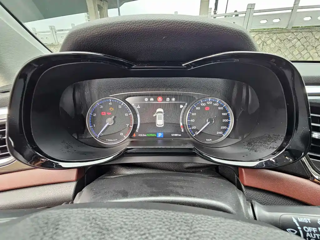 GAC Motor Trumpchi GS8 2017 — фото 11