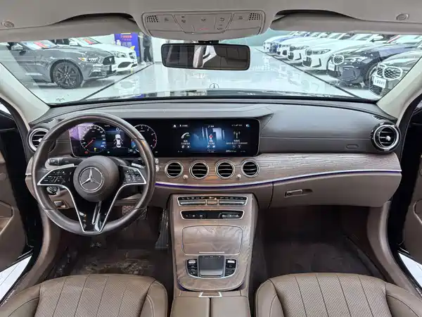 Mercedes-Benz E-Class 2022