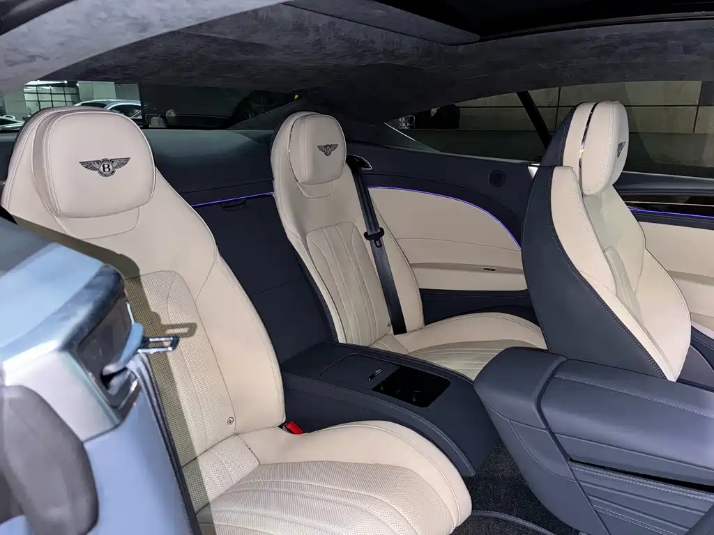 Bentley Continental 2020 — фото 16