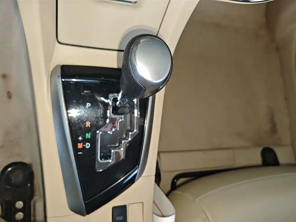 Toyota Corolla 2015 — фото 14