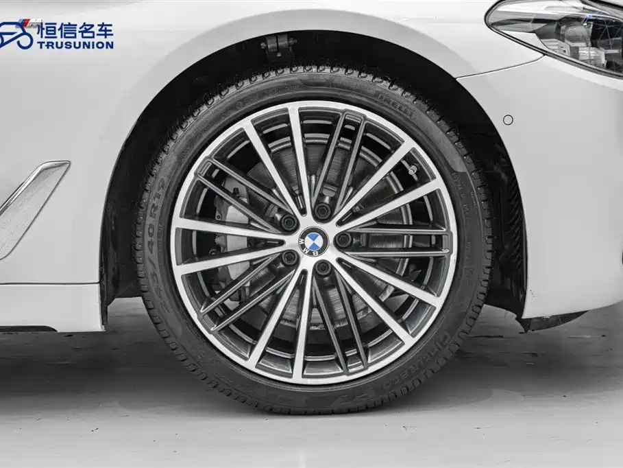 BMW 5 Series 2020 — фото 11