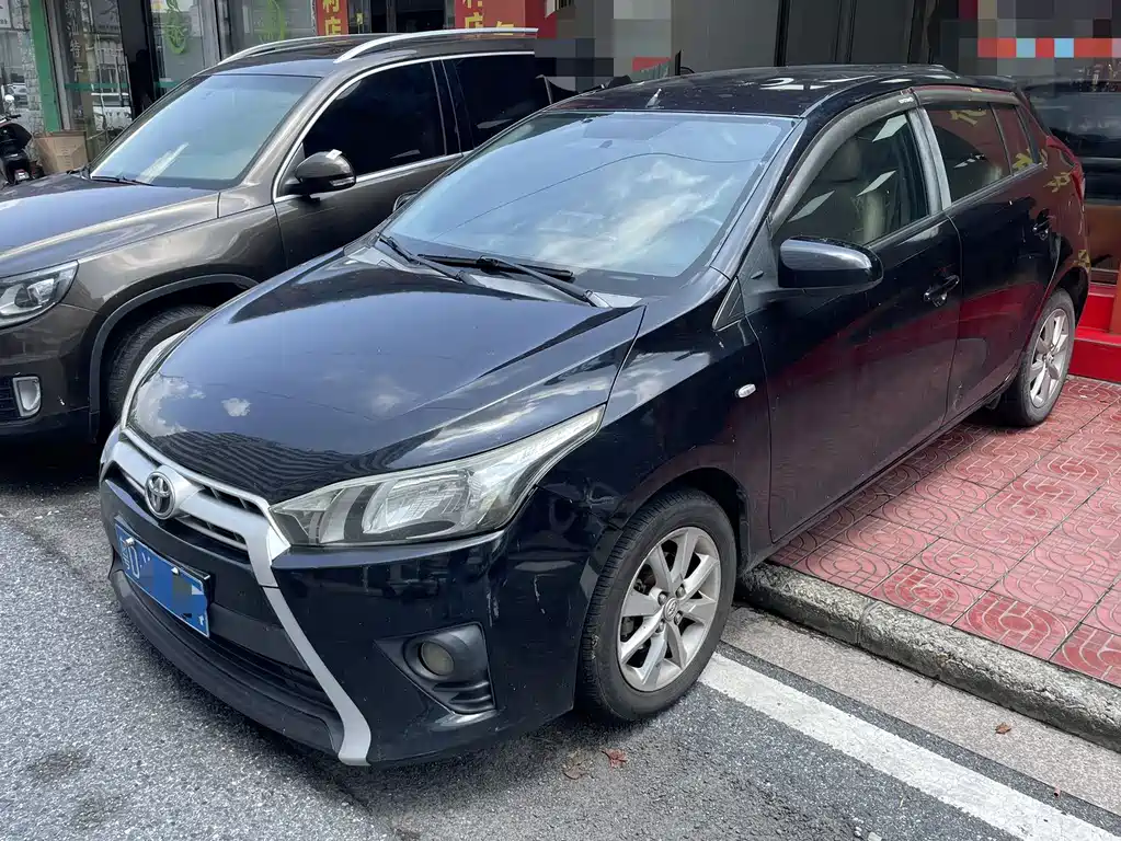Toyota Yaris L 2014