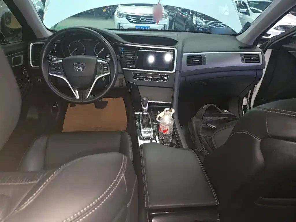 Honda Spirior 2015 — фото 10