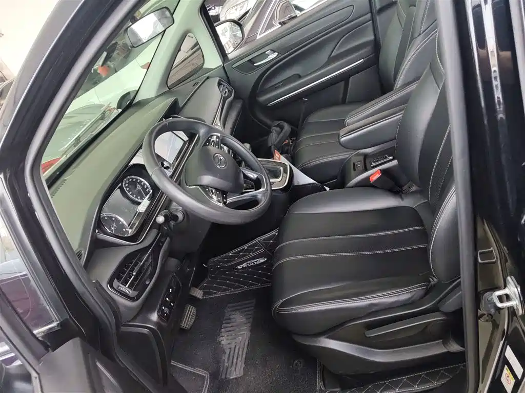 GAC Motor Trumpchi M6 2021 — фото 15