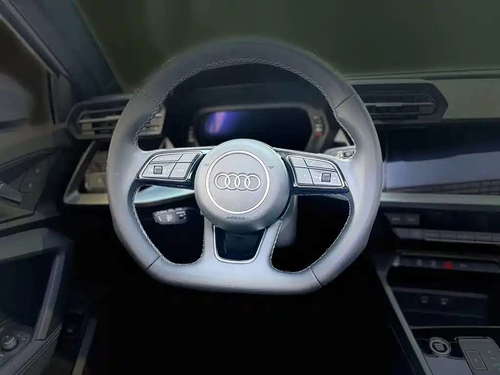 Audi A3 2023 — фото 11