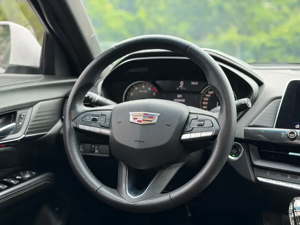 Cadillac CT4 2020 — фото 12
